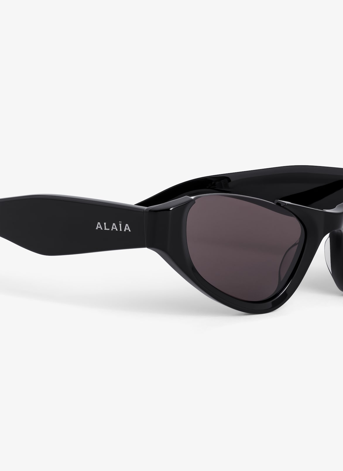 OCCHIALI DA SOLE CAT-EYE ALAÏA OCCHIALI DA SOLE CAT-EYE NERO